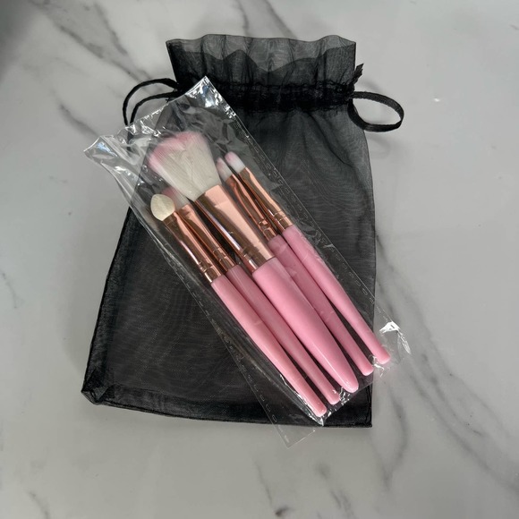 Mini Travel Size Make Up Brush Set - Picture 3 of 3